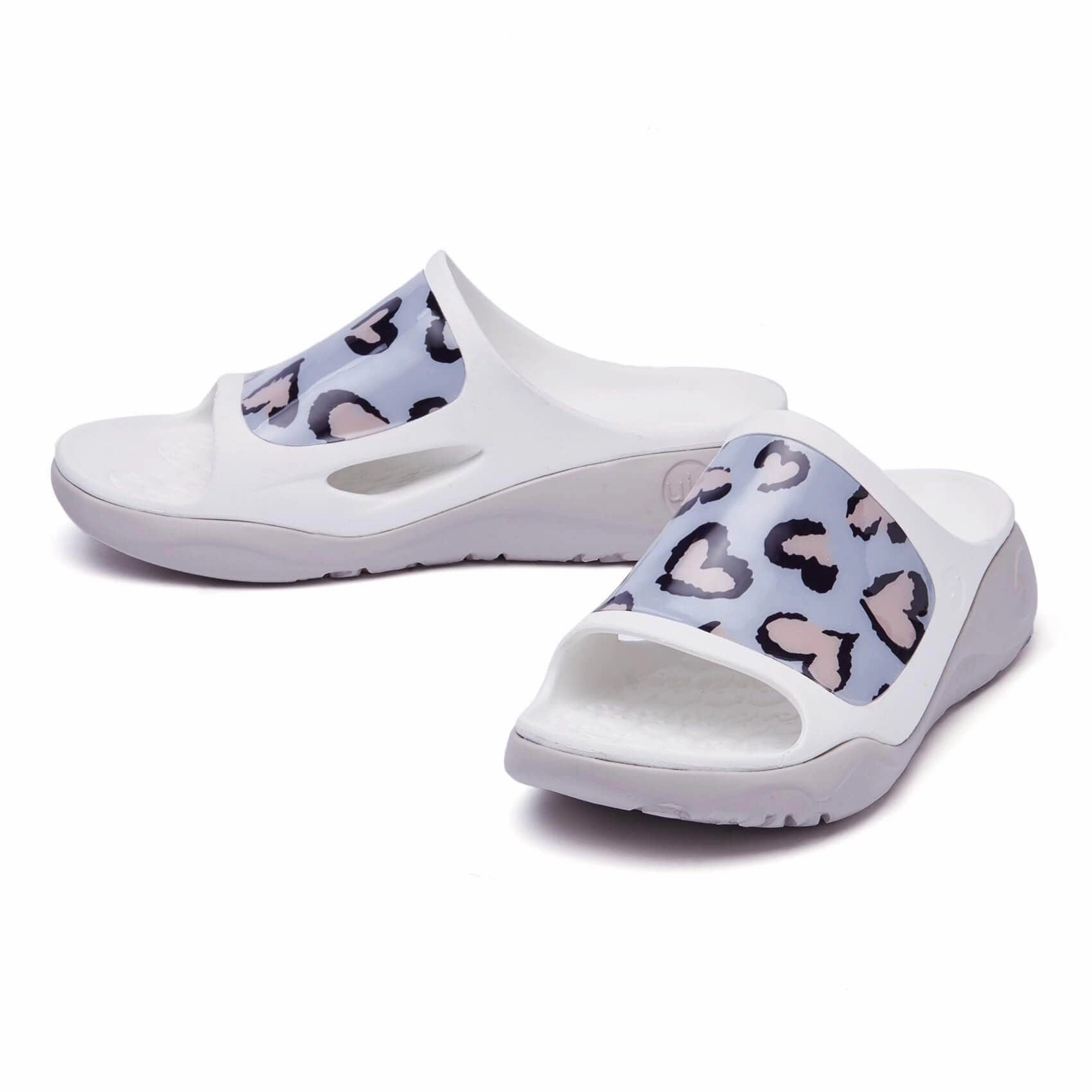 Throbbing Ibiza Slides Toe Gripping Technology Ventilation Airflow Channels