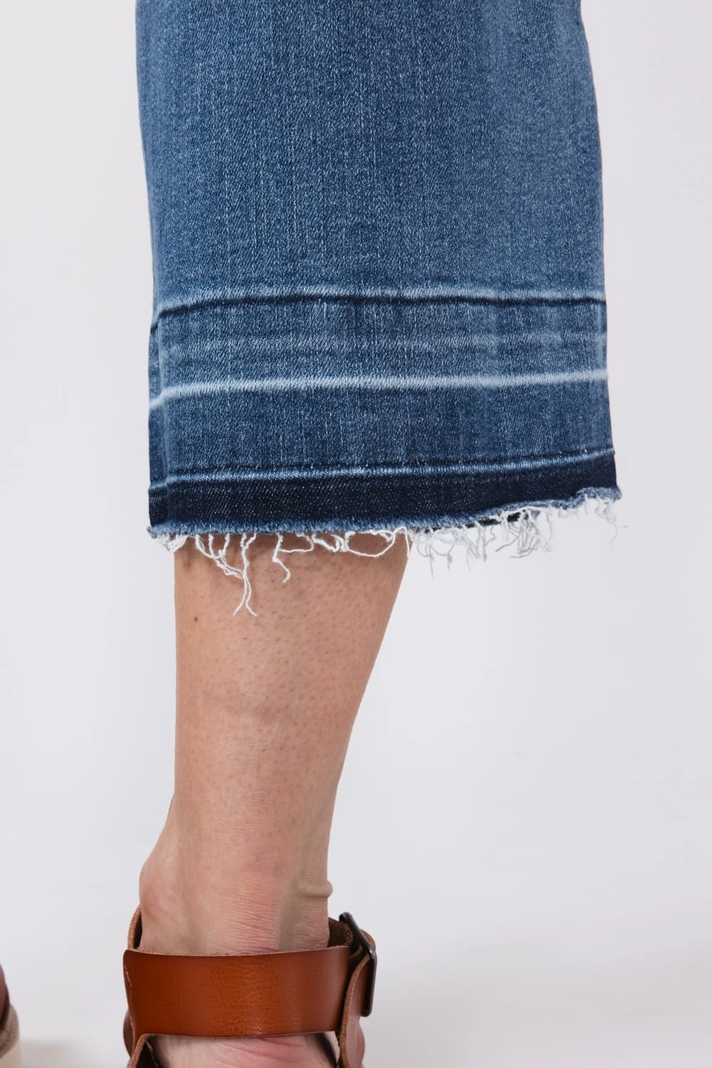 Light Washed Curved Seam Construction Judy Blue Tummy Control Crop Wide Leg Jeans for Women | 88875REG