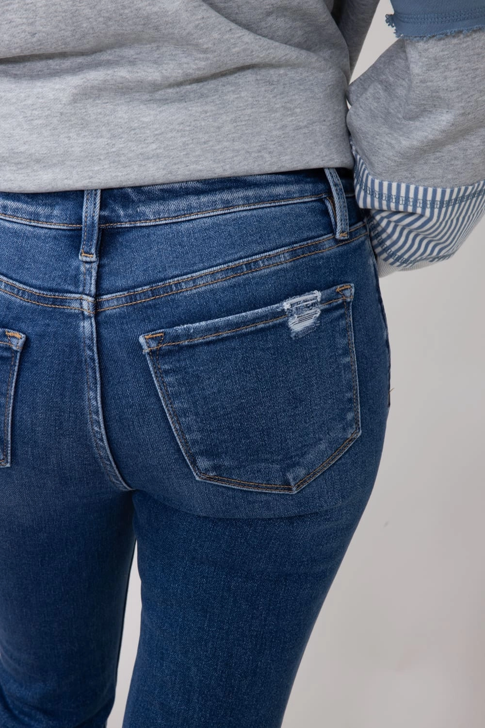 Chill Outfit Streetwear Fan Holiday Vibes Vervet High Rise Cuffed Slim Straight Jeans for Women | T6590