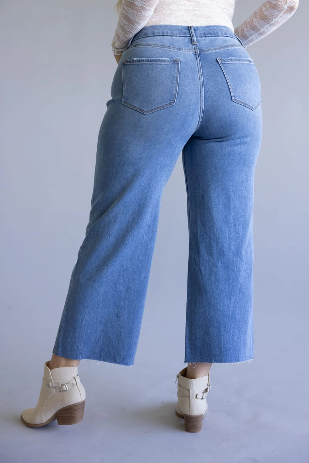 Cool Essentials Vervet Super Soft High Rise Wide Crop Jeans for Women | T6947