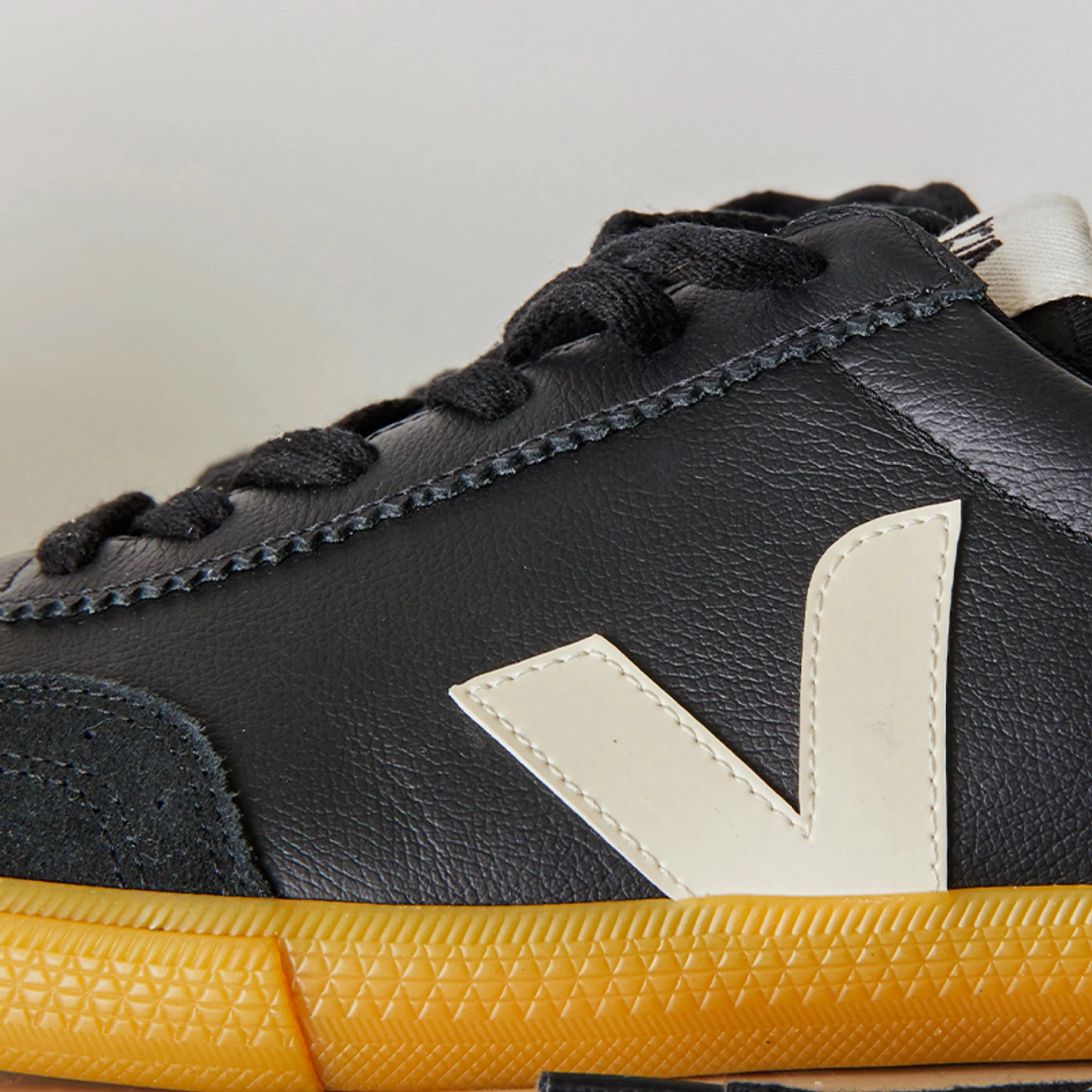 Sock Like Collar Microfiber Lining Tech Volley Leather Sneaker (Black   Pierre)