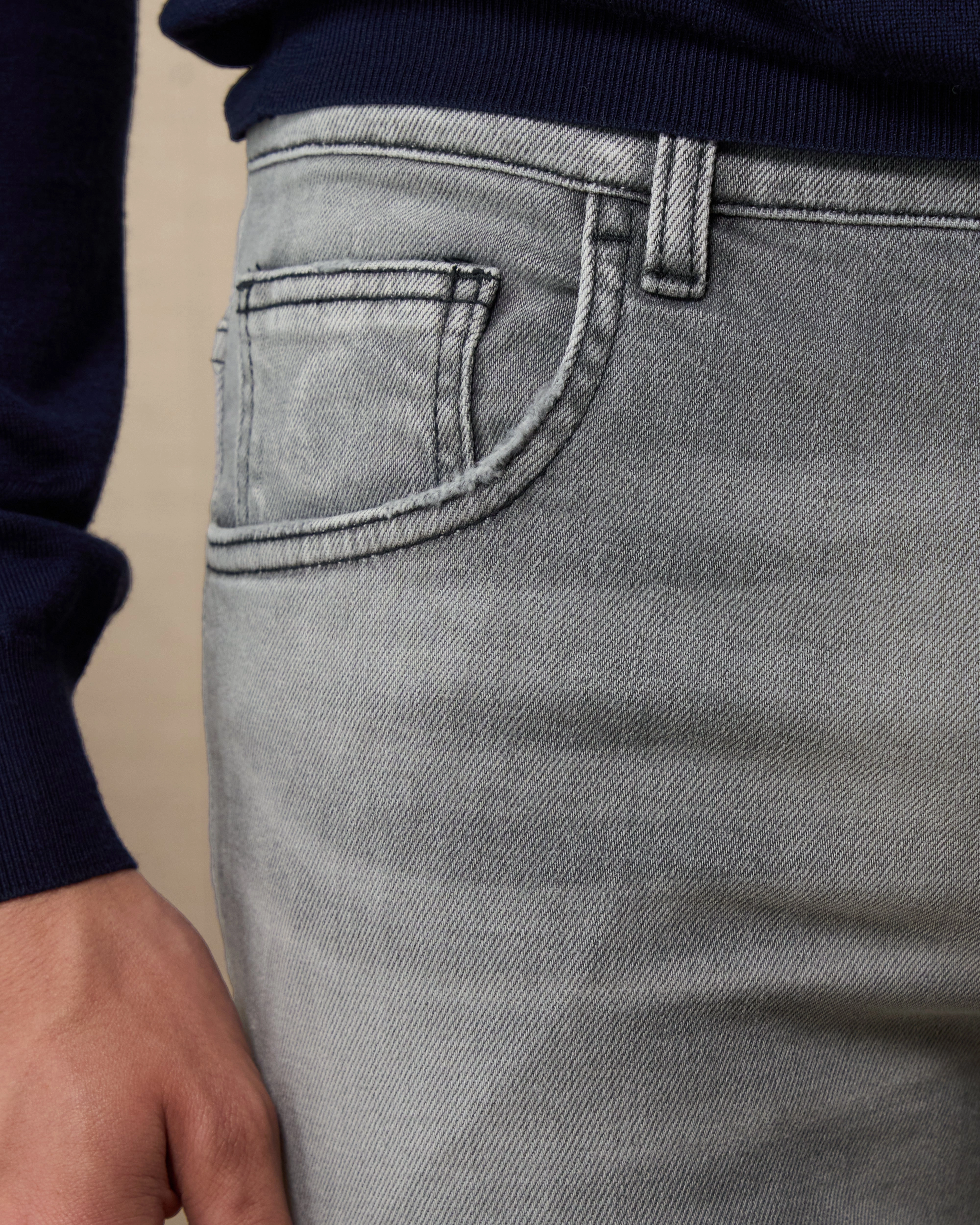 Traveler Gear Luxury Routine Wear Roccascalegna