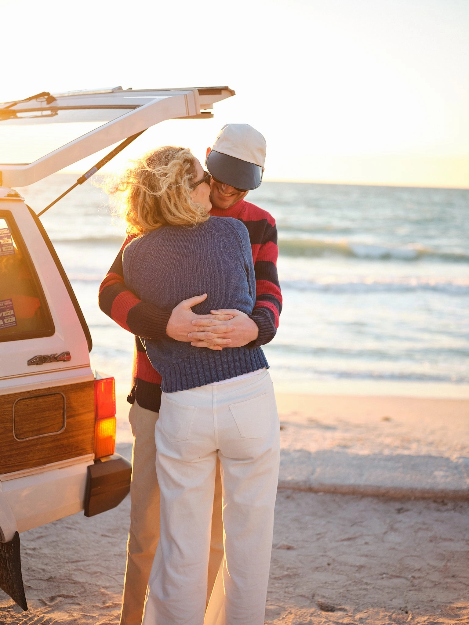 Women's Deep Sea Quaker Crewneck Sweater in Indigo Hypoallergenic Fiber Oversized Collar Style