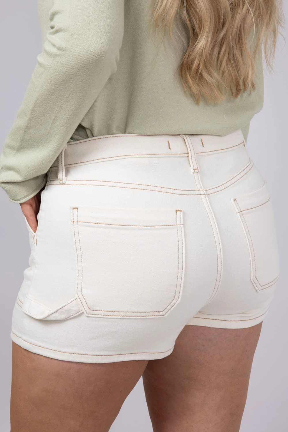 Gusseted Crotch Eunina Lulu Denim Shorts for Women in White | E0002380XT-ECRU