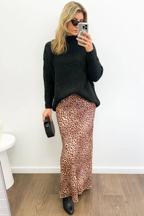 TouchscreenCompatiblePockets CompressionFitFabric Zoe Skirt